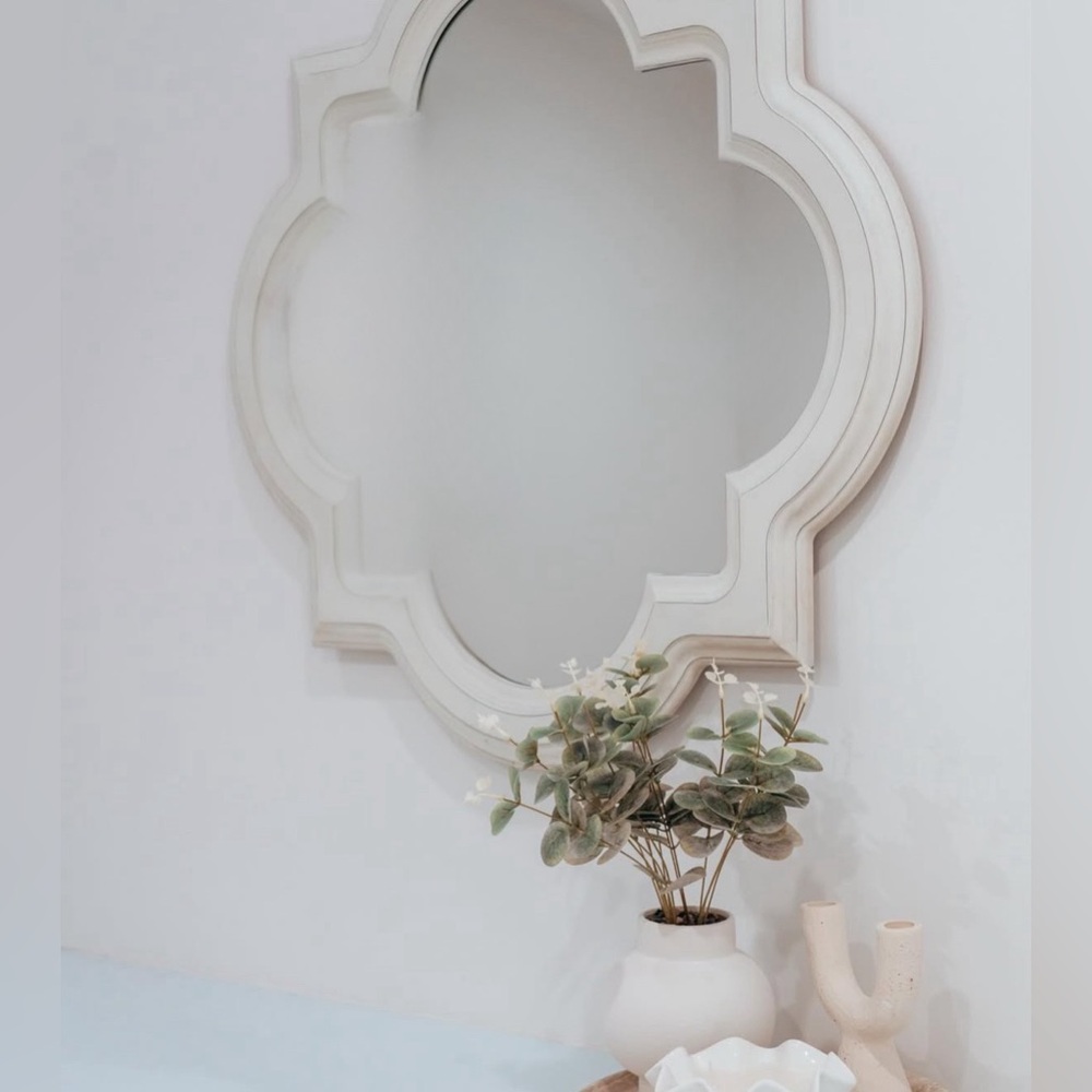 ✉️ {PRICE FIRM} Framed Quatrefoil Mirror